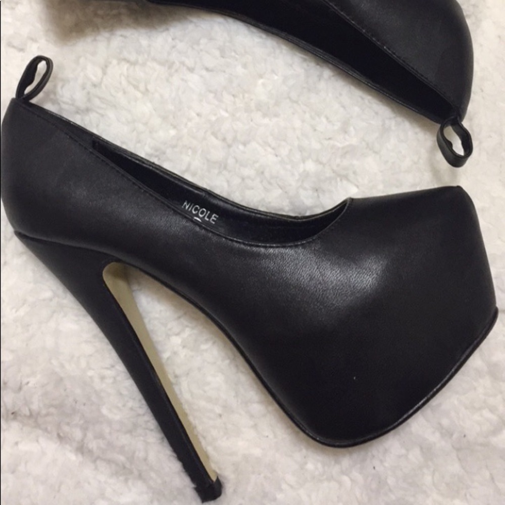 New black pleasers